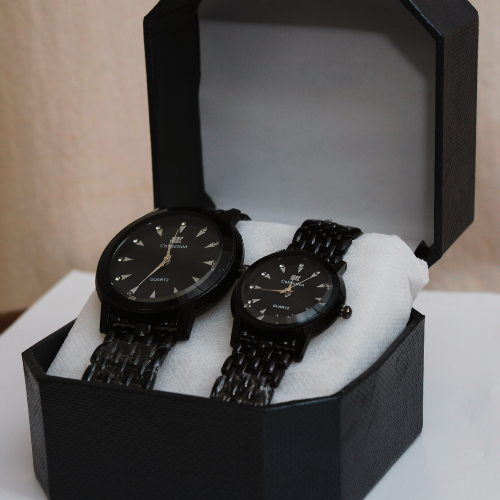 Latest Stylish His & Her Couple Wrist Watch